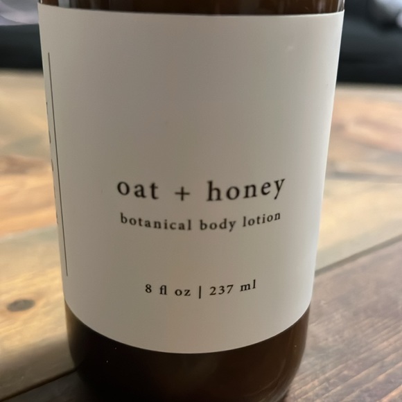 Botanical vegan lotion never opened- price per bottle. My personal favorite! ♥️ - Picture 6 of 10